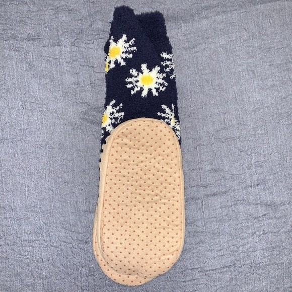 Old Navy cozy printed slipper socks for girls (M) - Picture 3 of 4